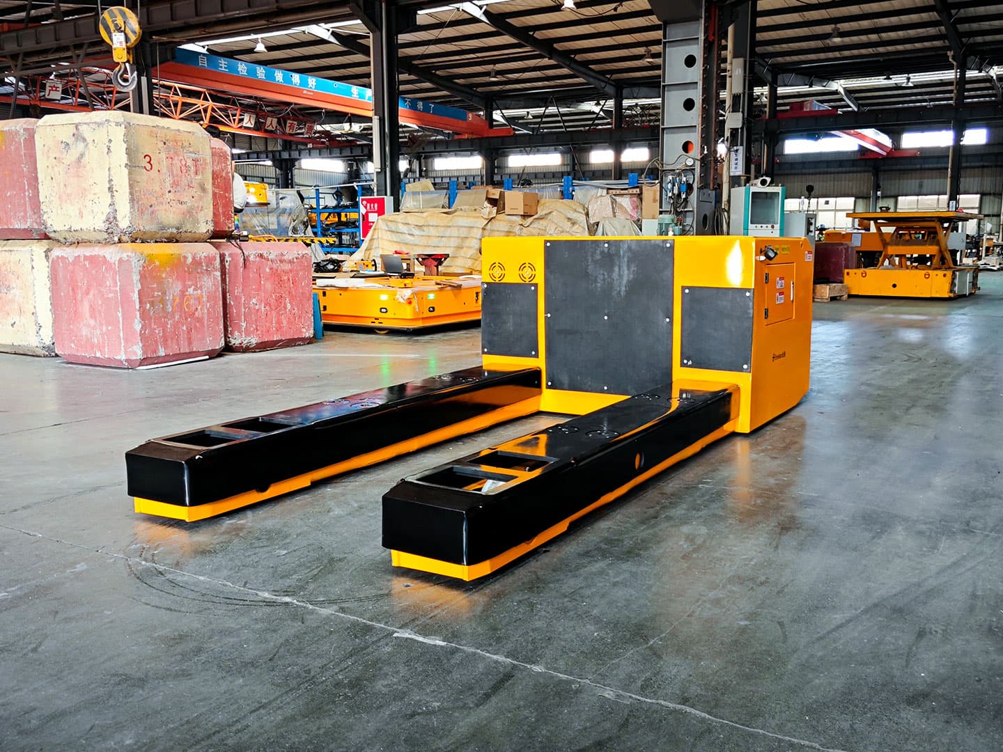 Application of 30t Heavy-Duty Electric Handling Forklift in Material Transportation-1