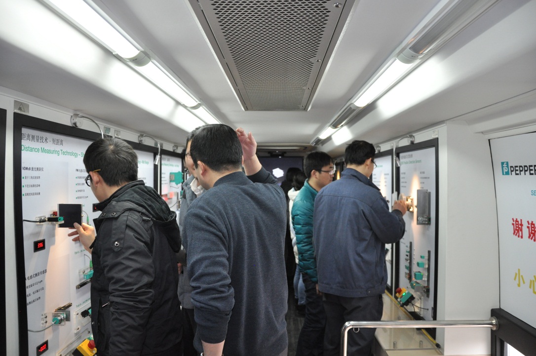 倍加福携多款传感器探访AK平台_AK（中国）公司-5.jpg